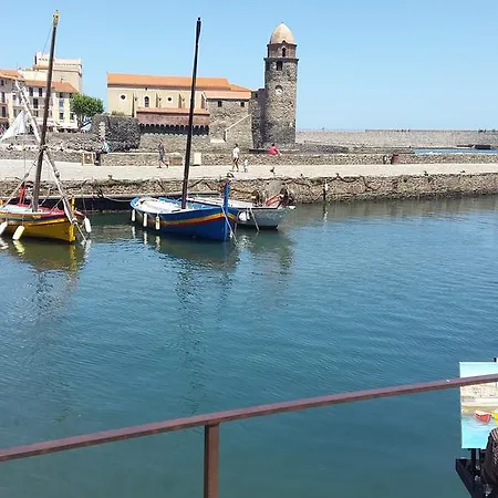 Et Son Parking Privatif Gratuit *