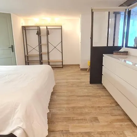 Et Son Parking Privatif Gratuit Apartment *